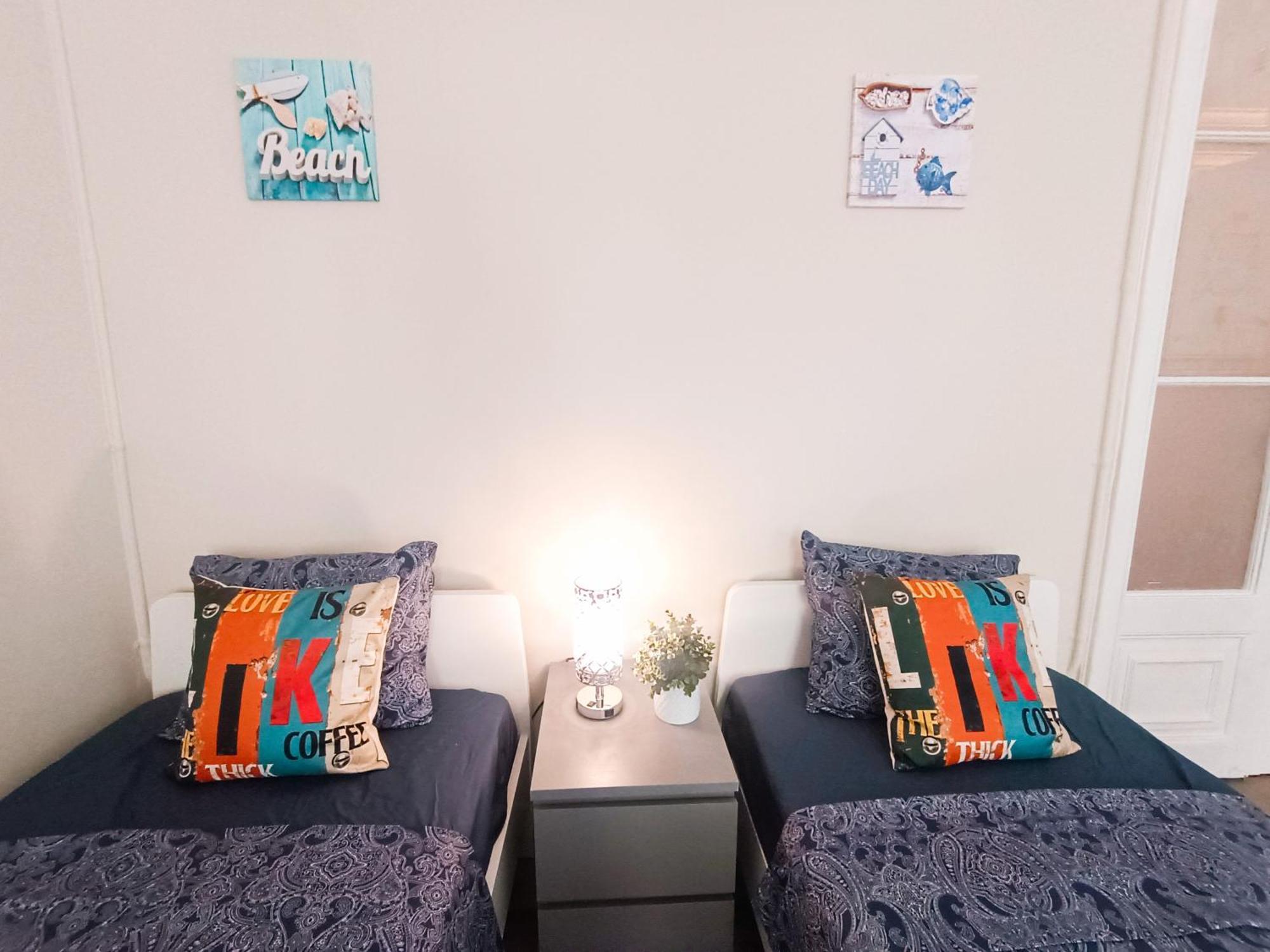 Private Rooms By Plaza Catalunya Barcelona Luaran gambar