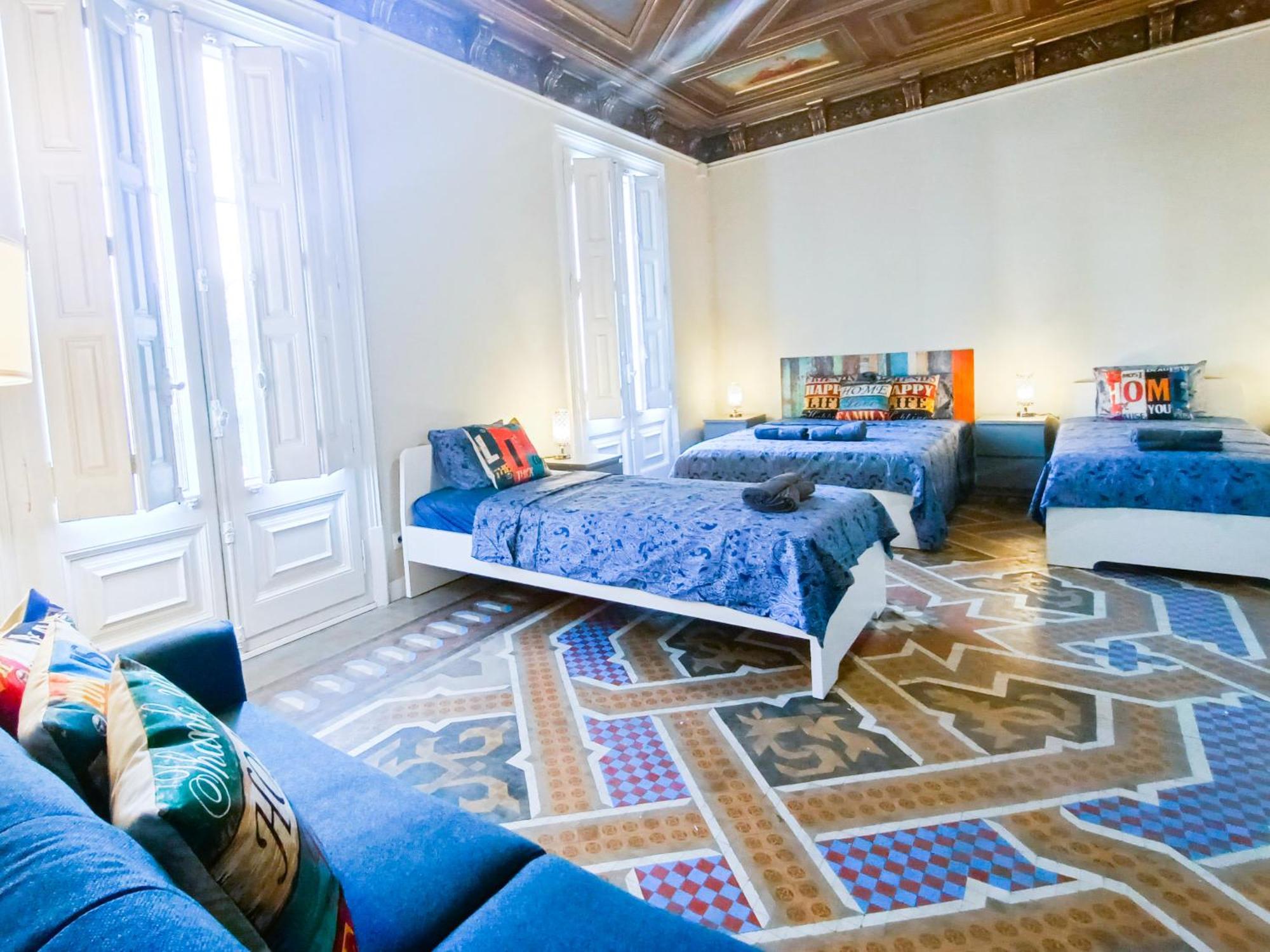 Private Rooms By Plaza Catalunya Barcelona Luaran gambar