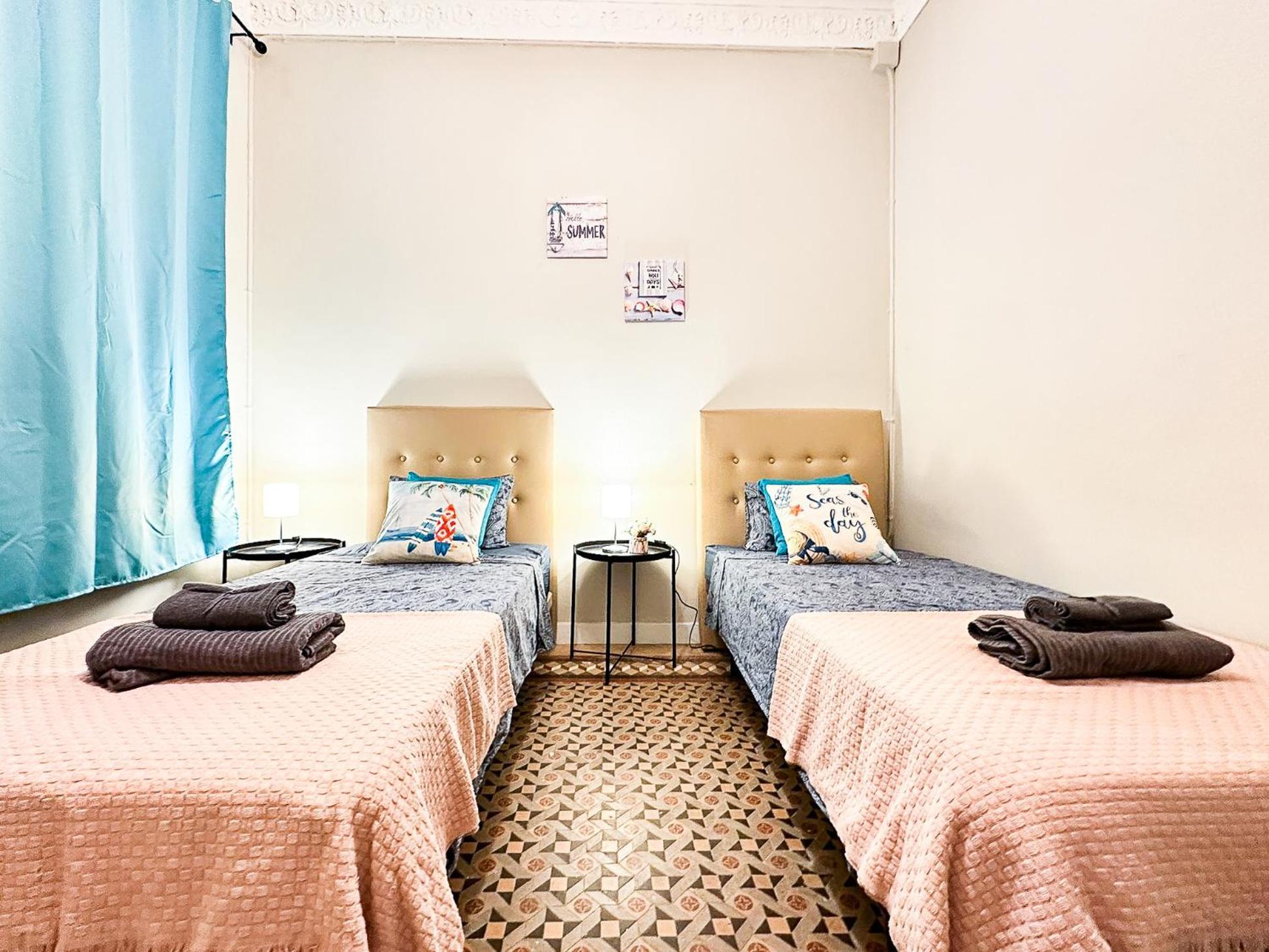 Private Rooms By Plaza Catalunya Barcelona Luaran gambar
