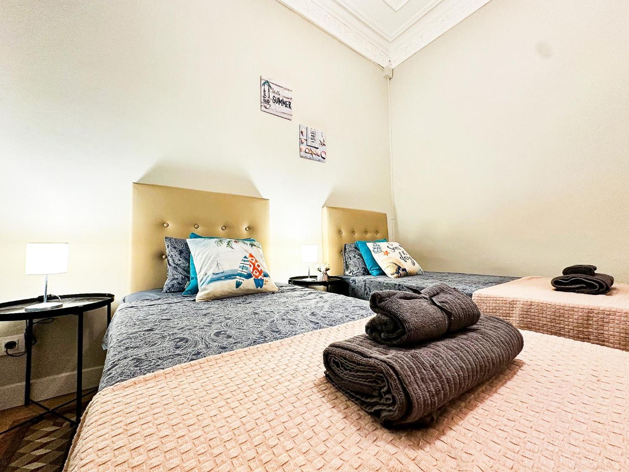 Private Rooms By Plaza Catalunya Barcelona Luaran gambar